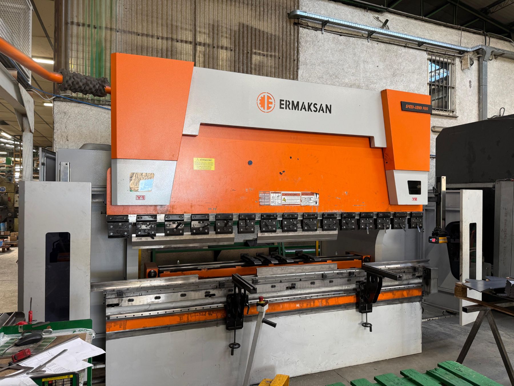 Pressa piegatrice Ermaksan Speed Bend Pro installata presso Facma
